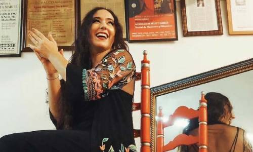 Carmen Ruiz al Cante en Carmen Ruiz