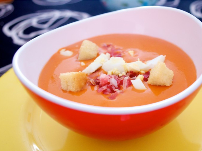 Imagen principal del artículo Recetario Tradicional Gitano: El Gazpacho Malagueño